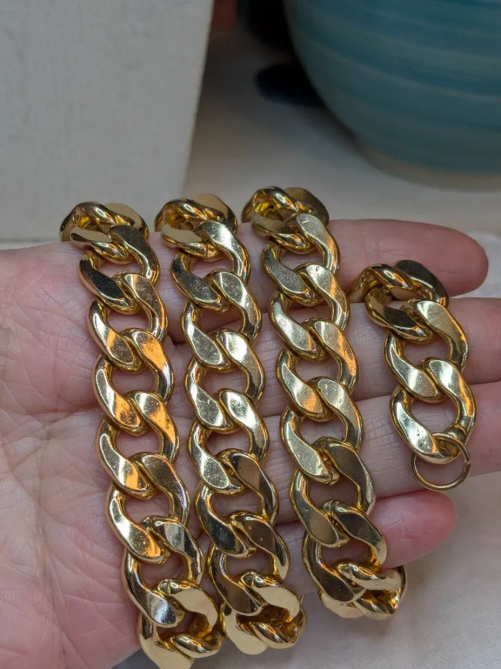 Heavy Gold Tone Curb Chain Necklace – 24